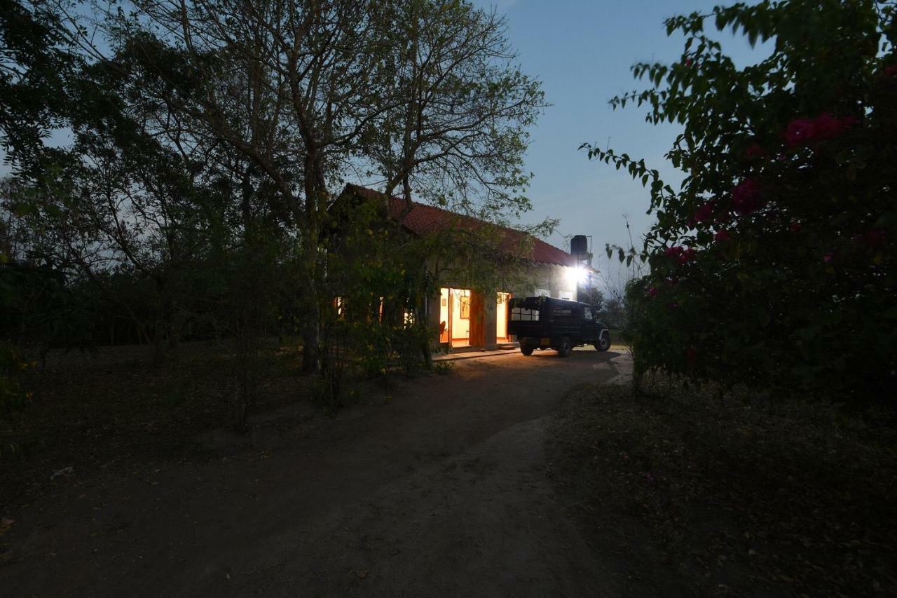 Captain'S Bird Safari Lodge Путталам Екстер'єр фото